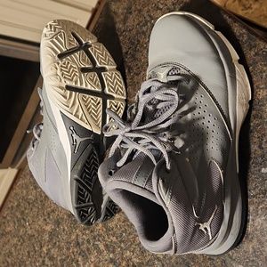 Gray and white size 6 Jordans